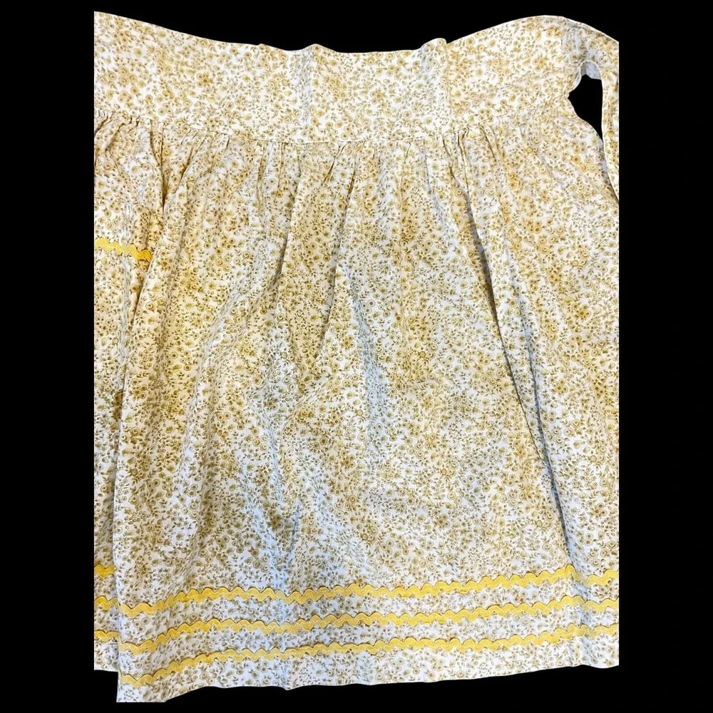 Vintage Calico Apron Handmade‎ Pocket Yellow Rick Rack Trimmed Calico Print